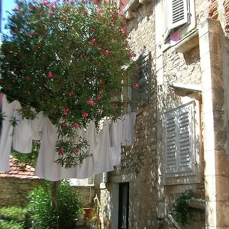 Holiday home Bracera Supetar